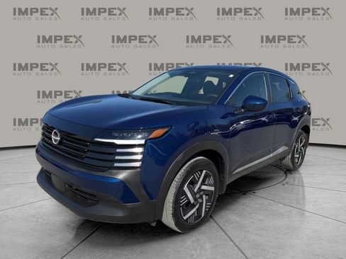Used 2025 Nissan Kicks SV FWD image 1
