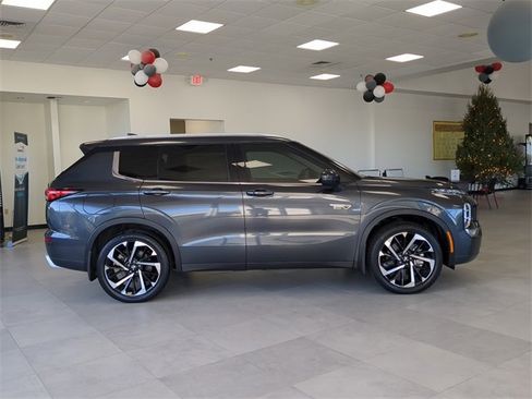 New 2025 Mitsubishi Outlander SEL image 7