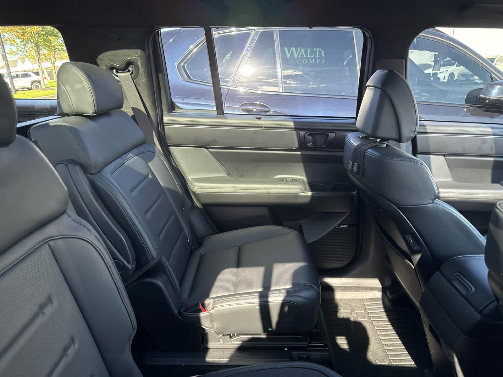 Used 2025 Hyundai Santa Fe Calligraphy AWD/4WD image 8