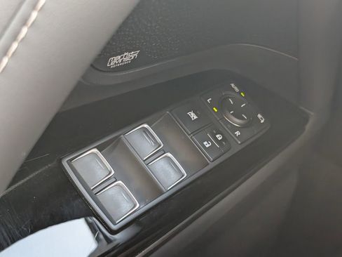 Used 2024 Lexus LX 600 4WD w/ Luxury Package image 16