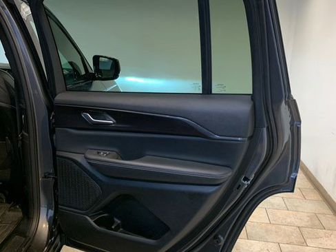 Used 2023 Jeep Grand Cherokee L Laredo image 55