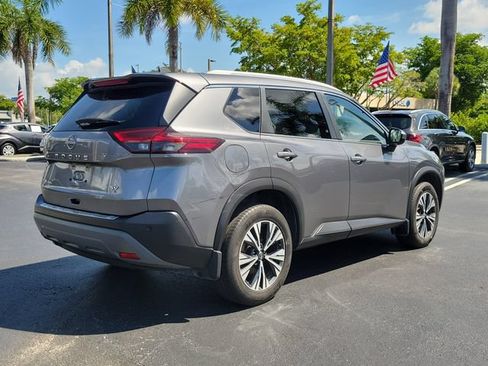 Used 2022 Nissan Rogue SV w/ SV Premium Package FWD image 4
