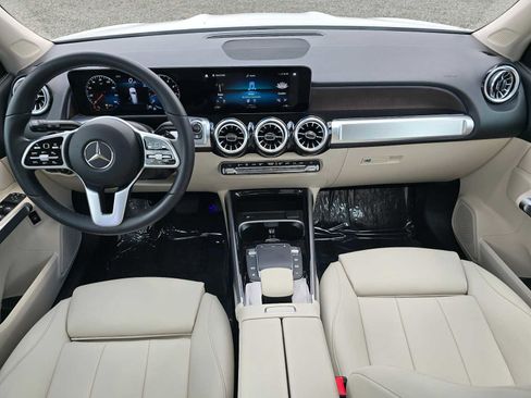 Used 2023 Mercedes-Benz GLB 250 4MATIC image 18