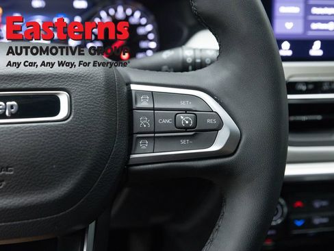 Used 2025 Jeep Compass Limited AWD/4WD image 16