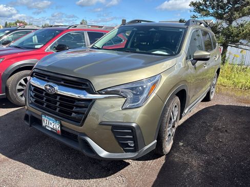 Used 2023 Subaru Ascent Limited AWD/4WD image 2