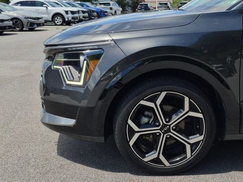 Used 2024 Kia Niro EX Touring FWD image 9