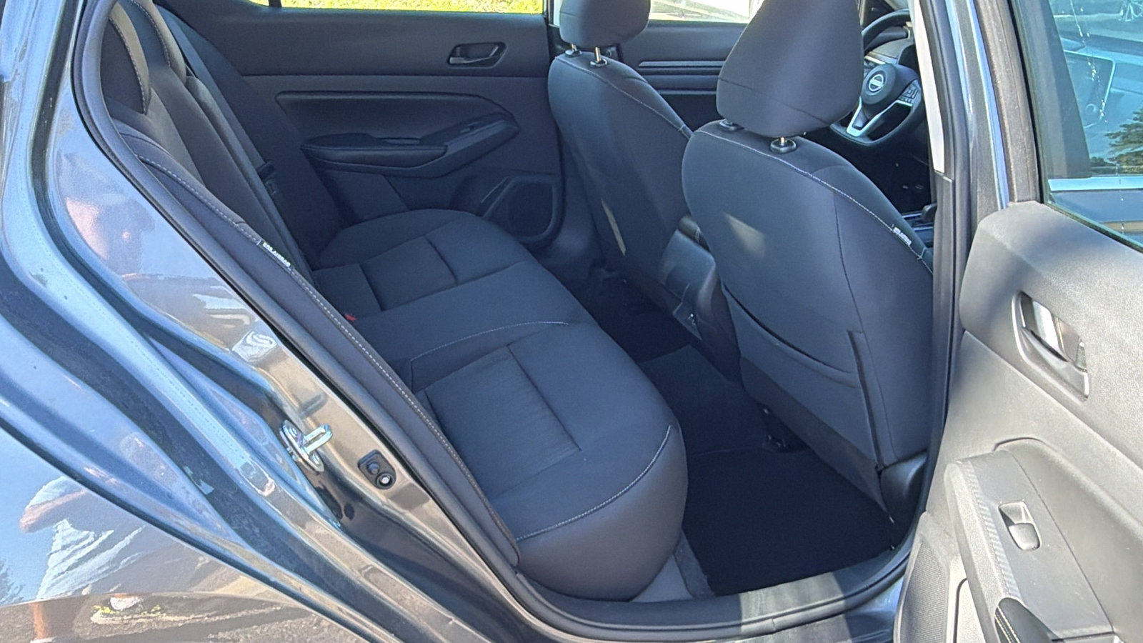 Used 2025 Nissan Altima 2.5 SV FWD image 21