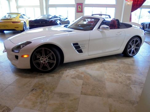 Used 2012 Mercedes-Benz SLS AMG Roadster image 5