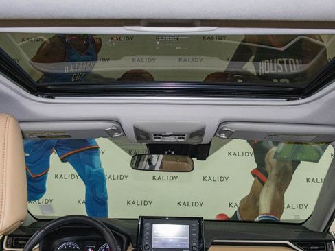 Used 2021 Toyota RAV4 XLE Premium AWD/4WD image 13