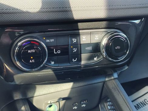 Used 2024 Chevrolet TrailBlazer LT w/ Convenience Package AWD/4WD image 31