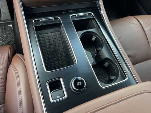 New 2025 Lincoln Aviator Reserve w/ Luxury Package RWD image 19