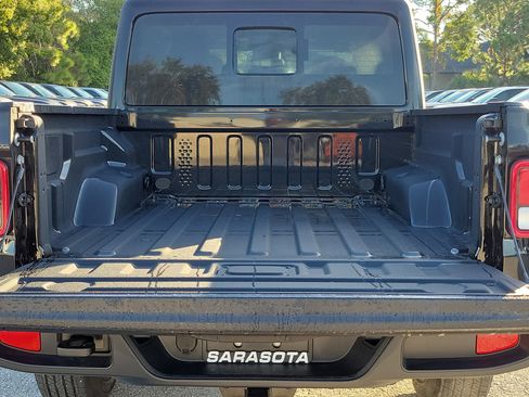 New 2026 Jeep Gladiator Sport image 4