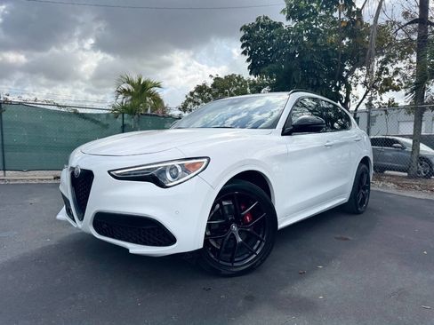 Used 2020 Alfa Romeo Stelvio Ti Sport w/ Quick Order Package 22S Sport image 3