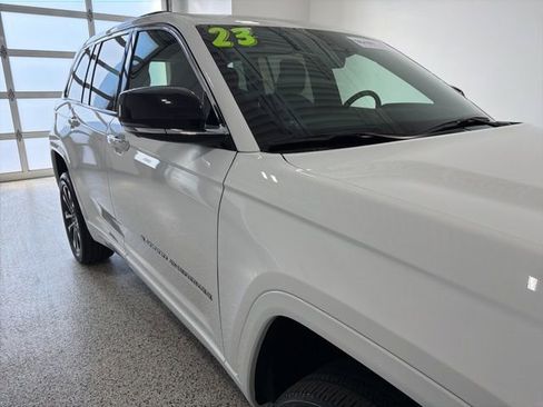 Used 2023 Jeep Grand Cherokee Overland w/ Adv Protech Group III image 34