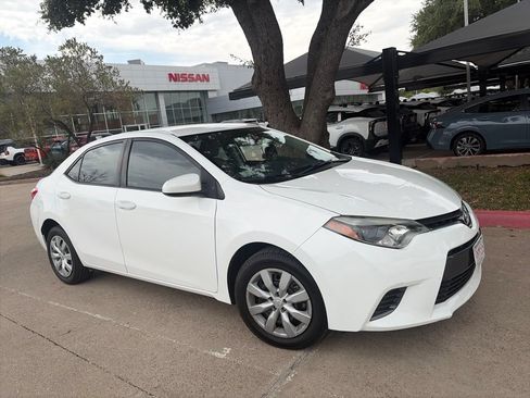 Used 2016 Toyota Corolla LE FWD image 5