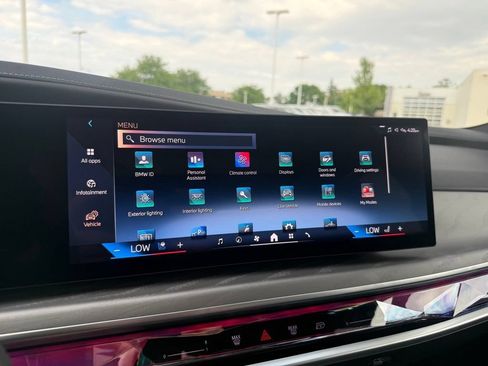 Used 2025 BMW 760i xDrive w/ Executive Package AWD/4WD image 28