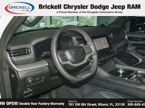 Used 2024 Jeep Wagoneer L Series II RWD image 16