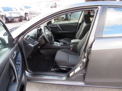Used 2010 MAZDA MAZDA3 i Touring image 29