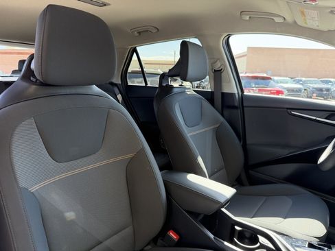 Used 2025 Kia Niro LX FWD image 37