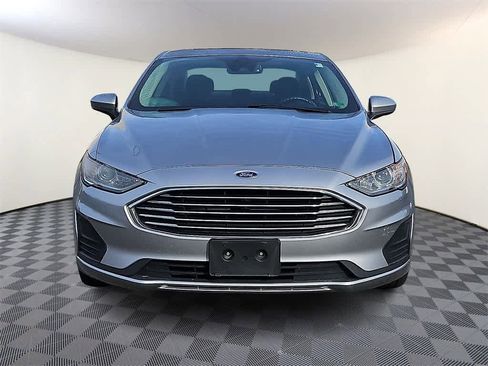 Used 2020 Ford Fusion SE image 2