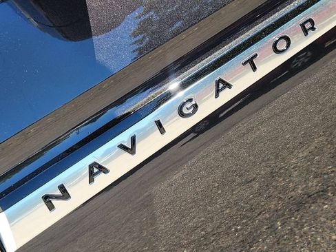 New 2026 Lincoln Navigator L Reserve AWD/4WD image 17