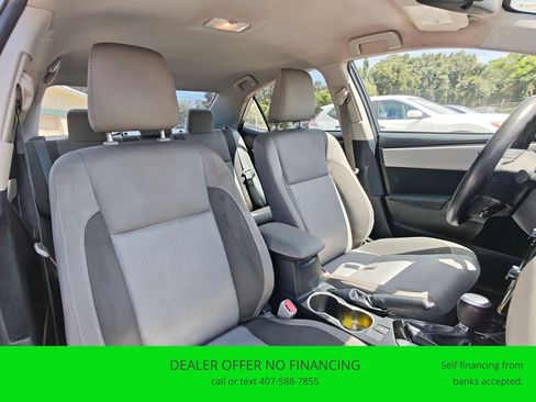 Used 2017 Toyota Corolla LE FWD image 19