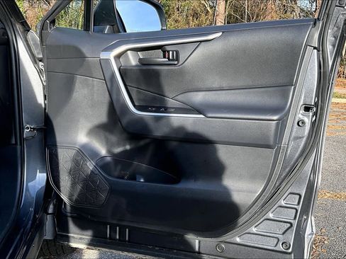 Certified 2025 Toyota RAV4 LE image 21