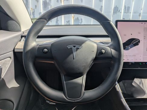 Used 2018 Tesla Model 3 Long Range RWD image 25