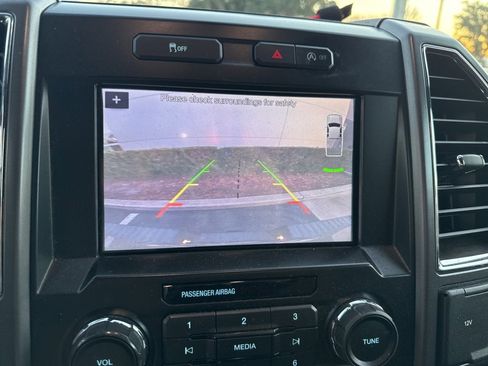 Used 2017 Ford F150 XLT w/ Equipment Group 302A Luxury image 6