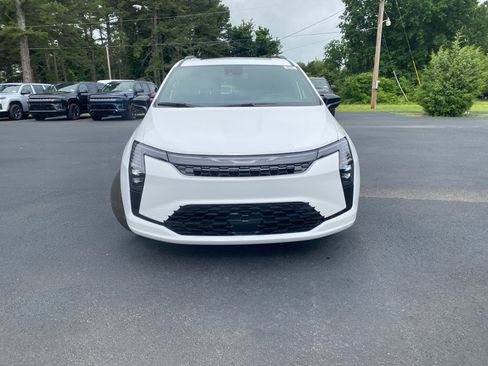 New 2027 Chrysler Pacifica Limited w/ S Appearance Package FWD image 2