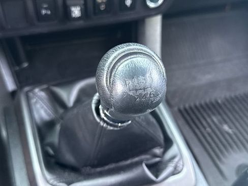 Used 2019 Toyota Tacoma TRD Off-Road w/ TRD Premium Off Road Package AWD/4WD image 35