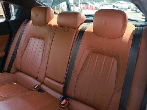 Used 2015 Maserati Quattroporte S Q4 AWD/4WD image 8