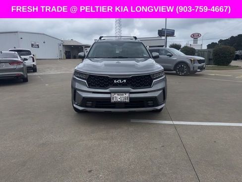 Used 2022 Kia Sorento EX FWD image 2