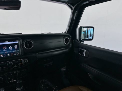 Used 2021 Jeep Wrangler Unlimited Sahara w/ Dual Top Group AWD/4WD image 21