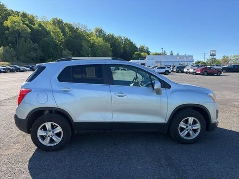 Used 2016 Chevrolet Trax LT w/ LT Convenience Package AWD/4WD image 6