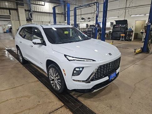 New 2026 Buick Enclave Avenir w/ Super Cruise Package image 8