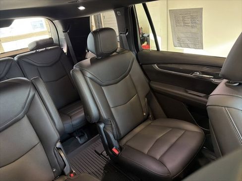 Used 2023 Cadillac XT6 Sport w/ Technology Package image 48