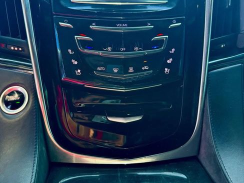 Used 2017 Cadillac Escalade Platinum image 13