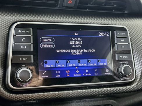 Used 2018 Nissan Kicks SV FWD image 14