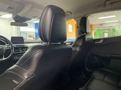 Used 2020 Ford Escape SEL FWD image 17