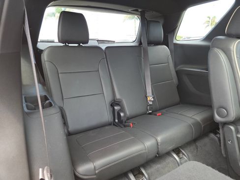 Used 2023 Chevrolet Traverse Premier w/ Redline Edition FWD image 20