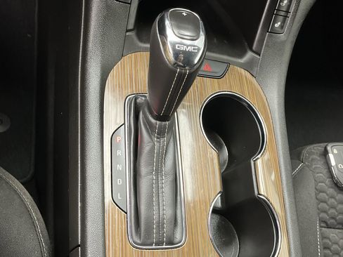 Used 2019 GMC Acadia SLE AWD/4WD image 25