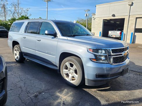 Used 2016 Chevrolet Suburban LT image 6
