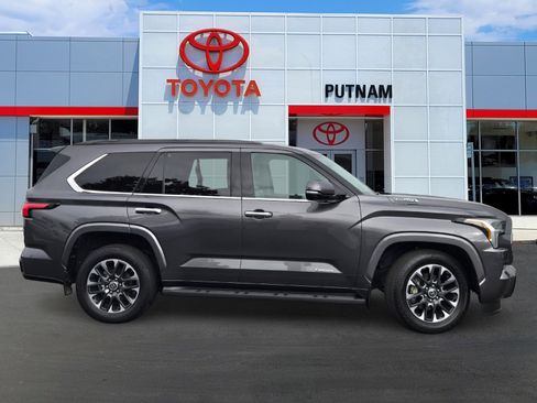 Used 2023 Toyota Sequoia Limited image 3