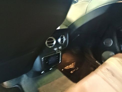 Used 2019 Bentley Bentayga image 30