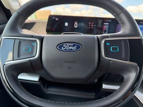 Used 2025 Ford Expedition Platinum AWD/4WD image 21