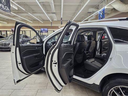 Used 2016 Cadillac SRX Performance w/ Midnight Edition Package FWD image 16