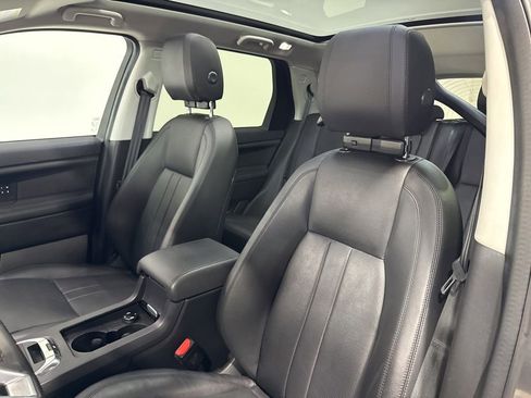 Used 2019 Land Rover Discovery Sport HSE AWD/4WD image 28