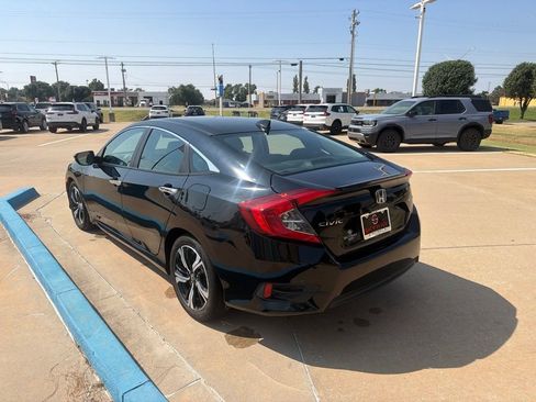 Used 2016 Honda Civic Touring image 6