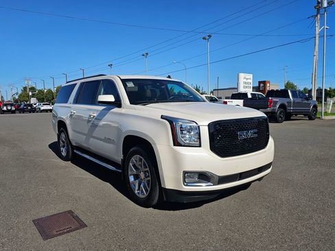 Used 2015 GMC Yukon XL SLT AWD/4WD image 4